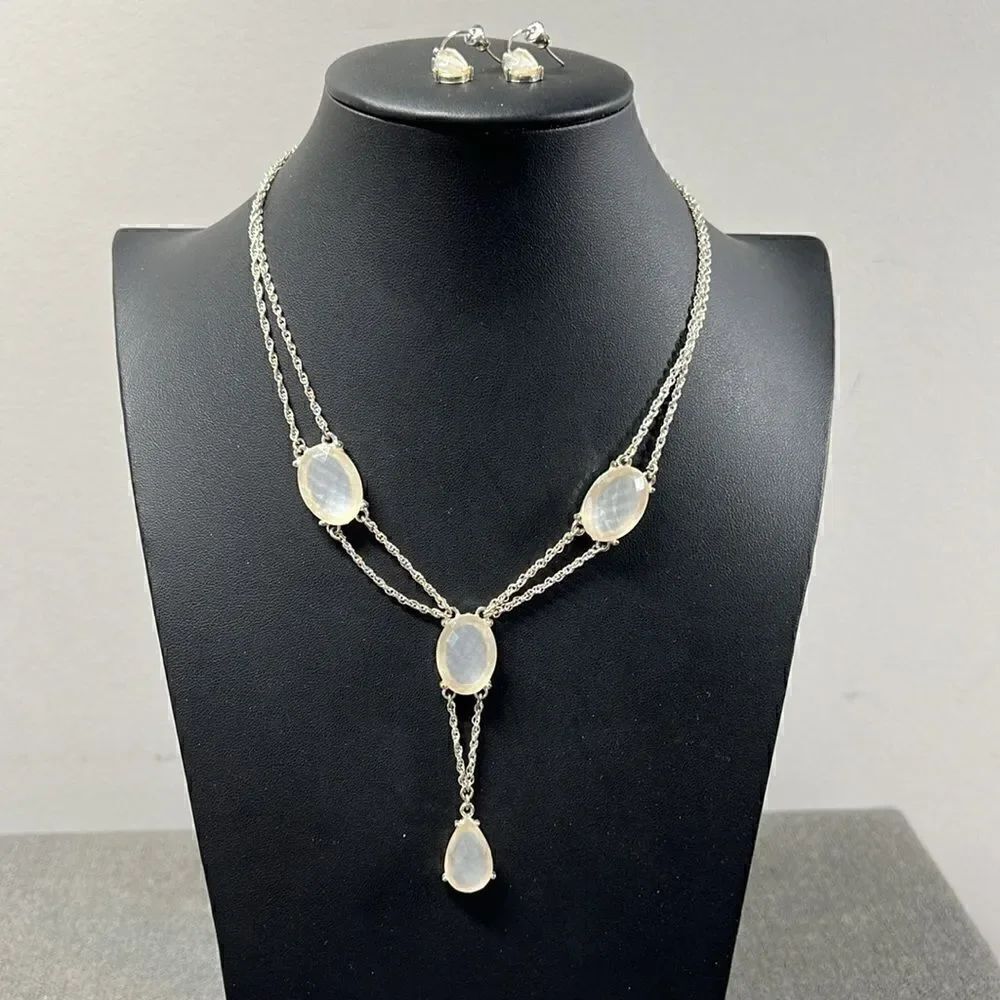 Avon Matching Necklace and Earrings